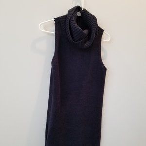 Romeo & Juliet Blue Size XS Turtle Neck Sweater.